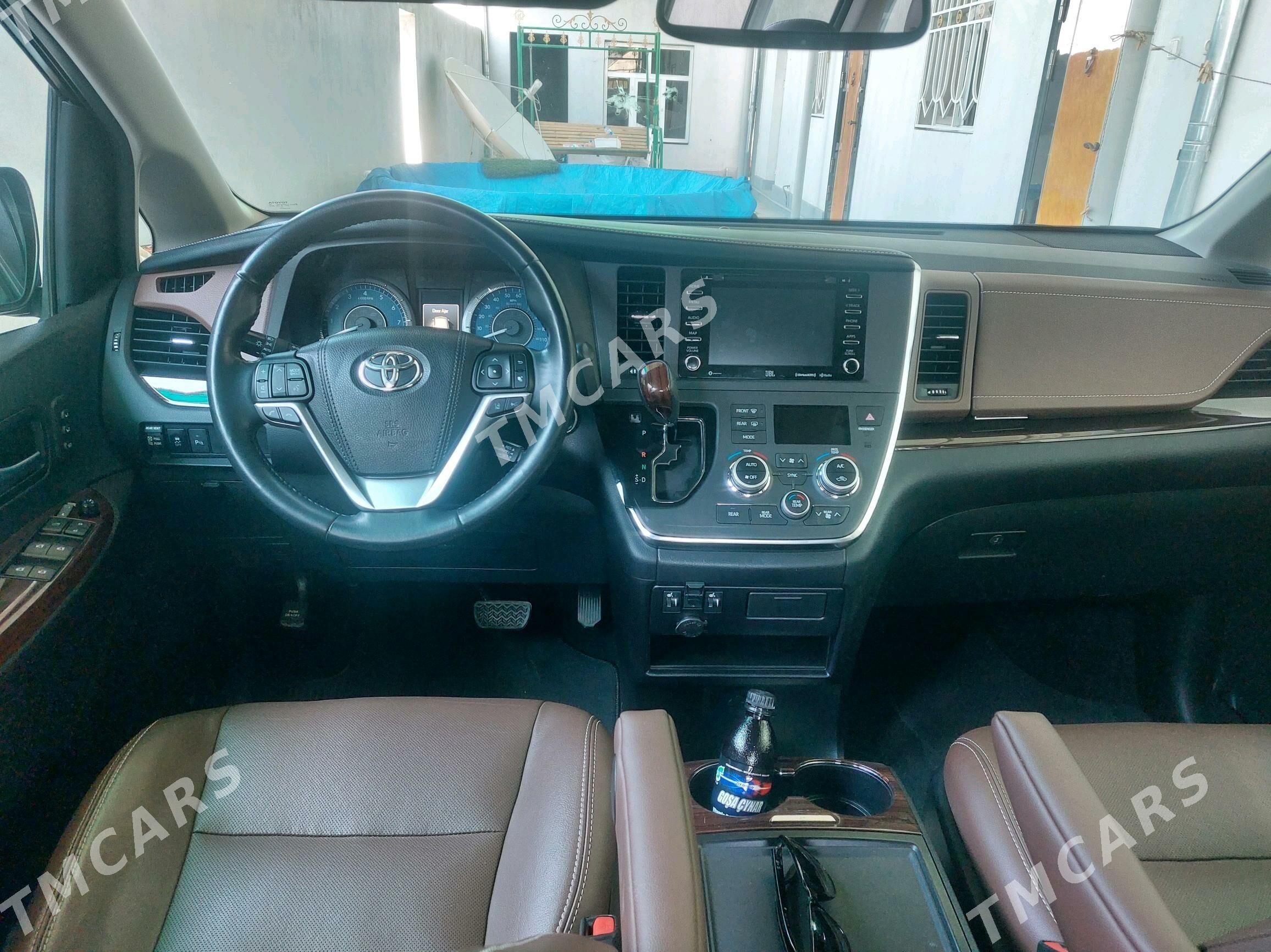 Toyota Sienna 2018 - 680 000 TMT - Gökdepe - img 4