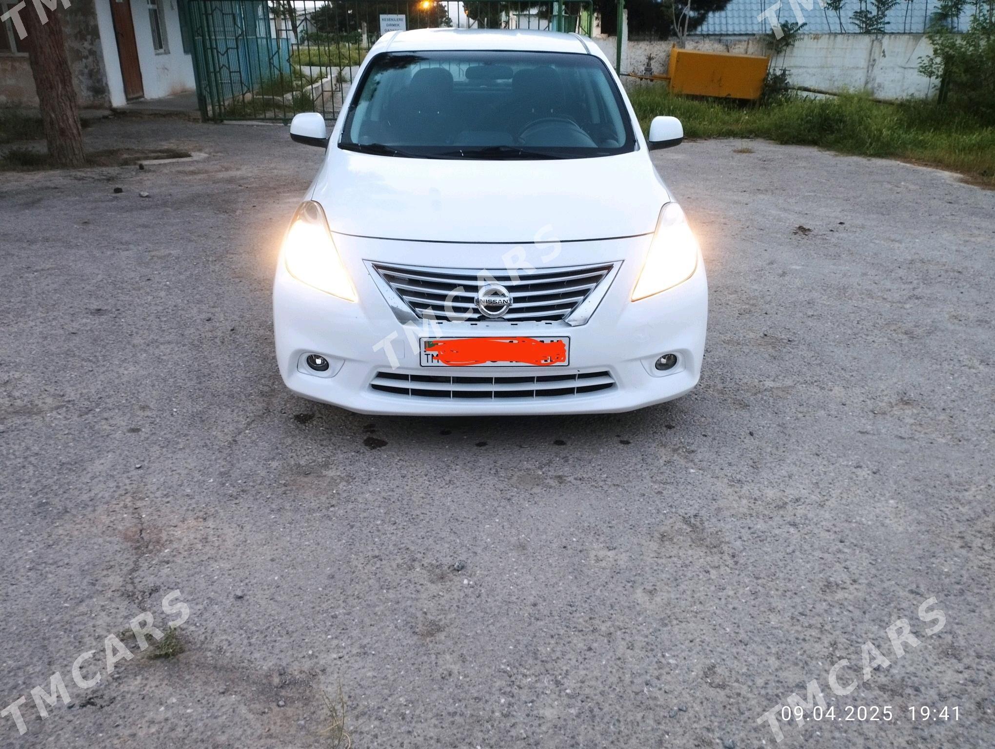 Nissan Versa 2012 - 100 000 TMT - Бахарден - img 2