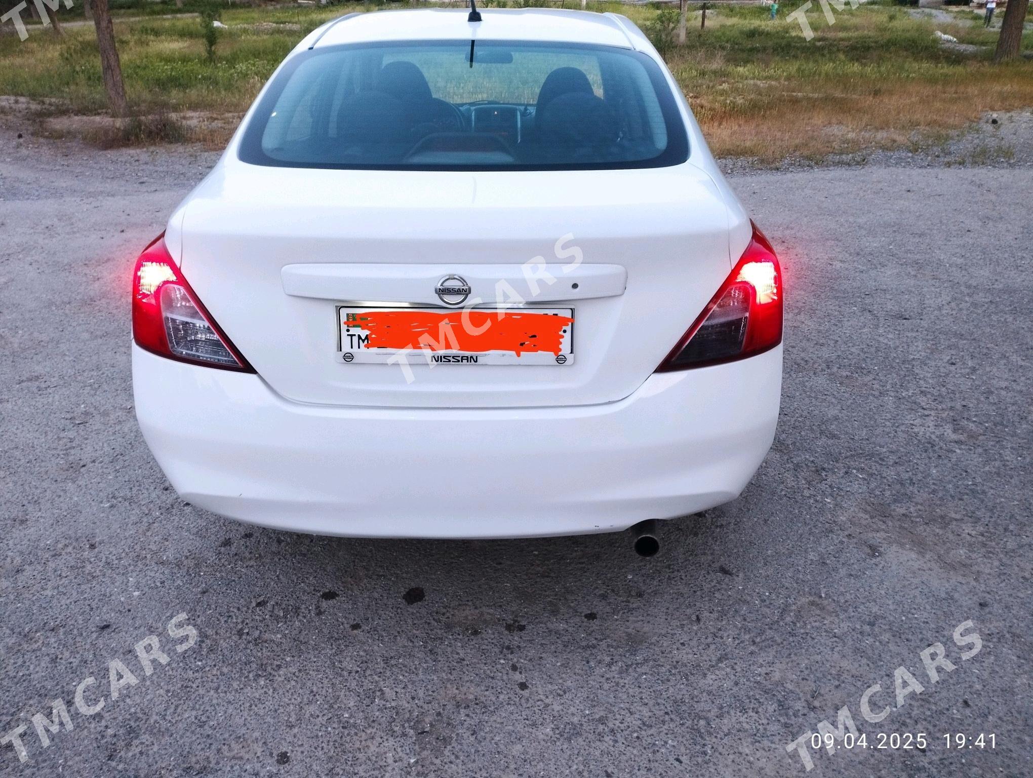 Nissan Versa 2012 - 100 000 TMT - Бахарден - img 4