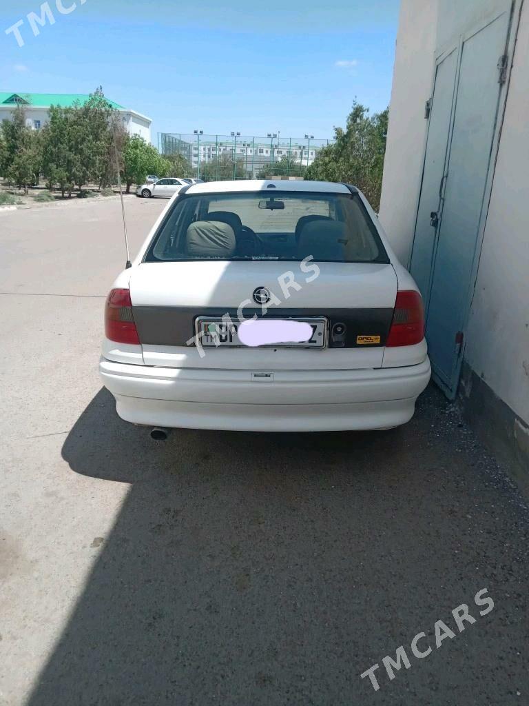 Opel Vectra 1995 - 45 000 TMT - Дашогуз - img 3