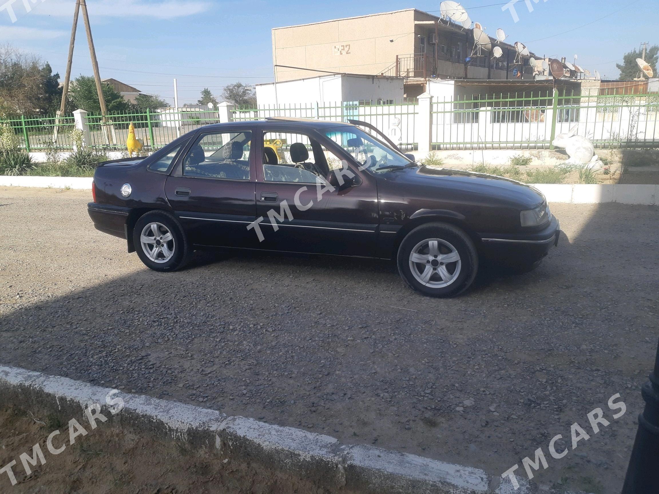 Opel Vectra 1990 - 32 000 TMT - Ёлётен - img 2