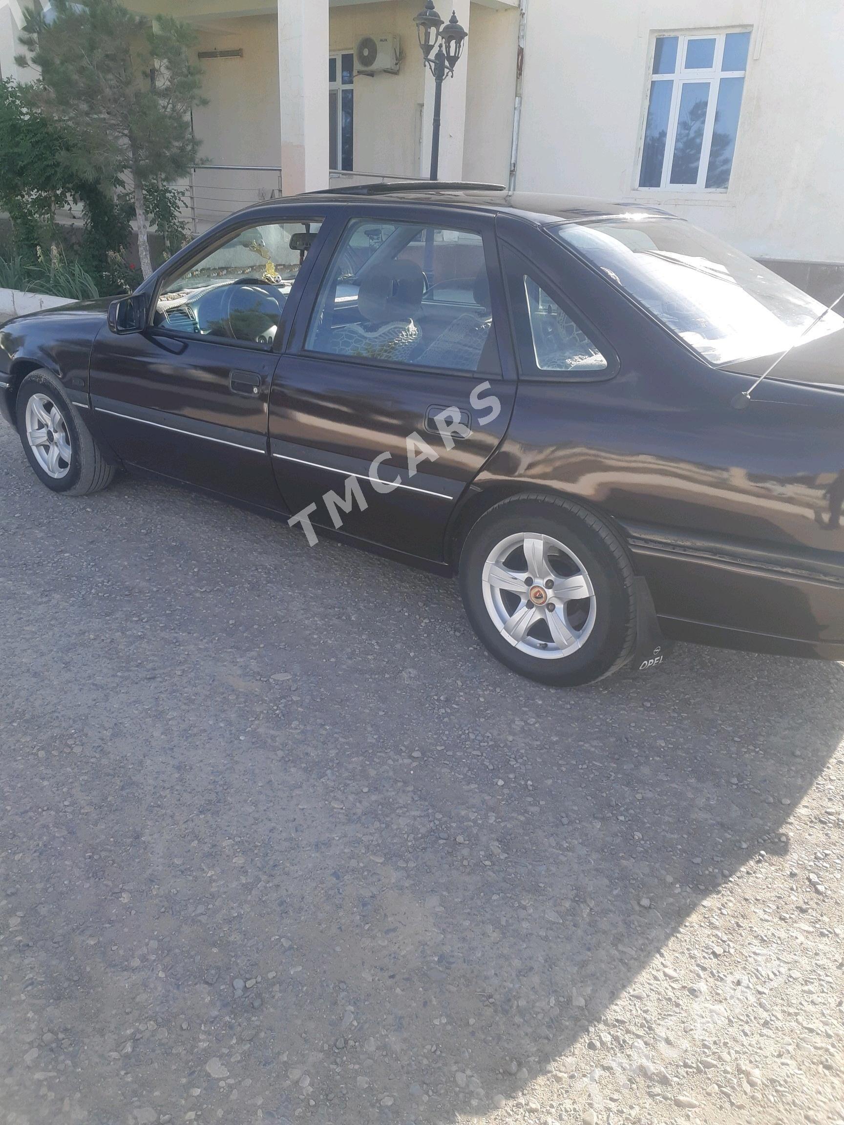Opel Vectra 1990 - 32 000 TMT - Ёлётен - img 5
