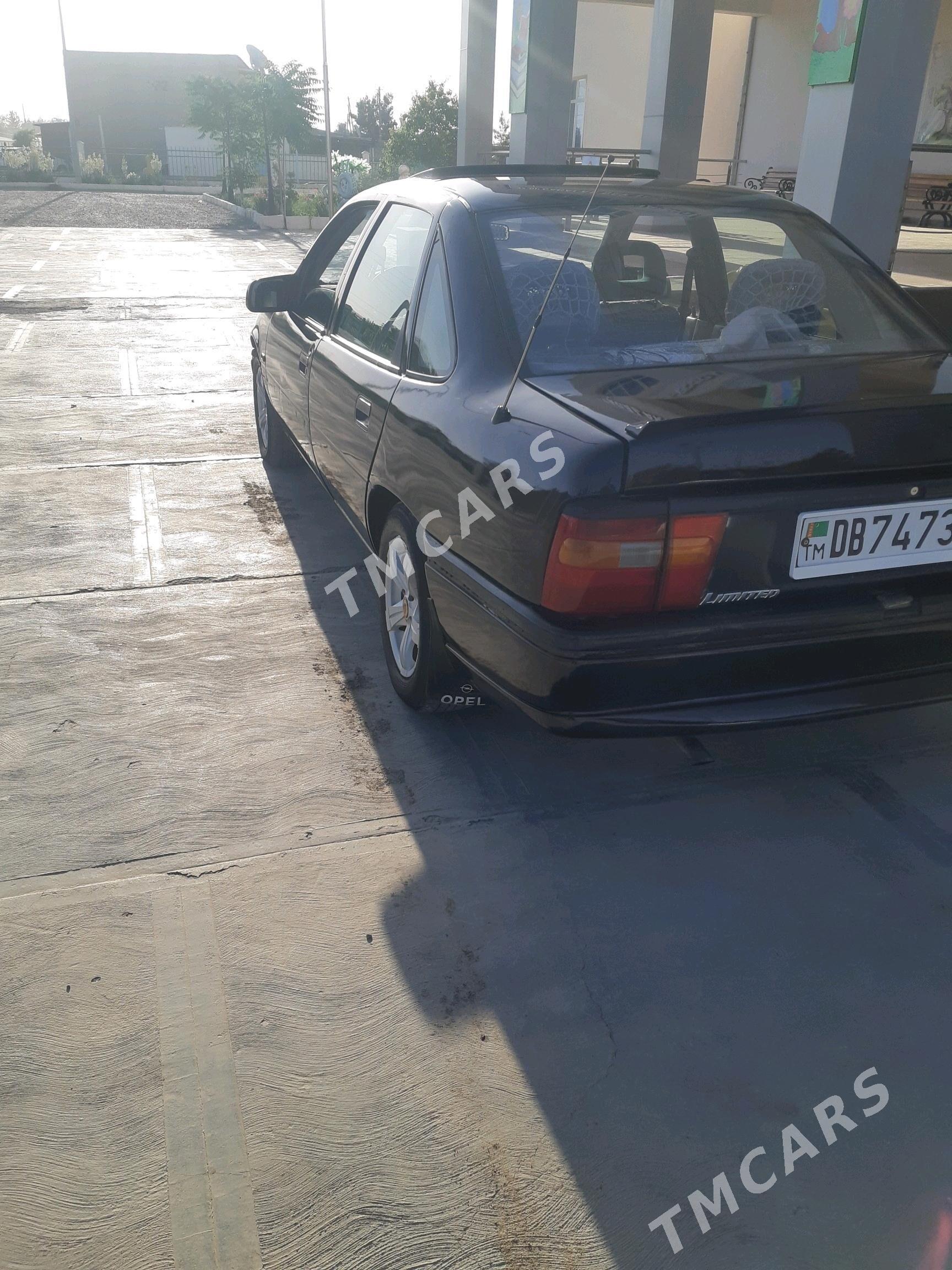 Opel Vectra 1990 - 32 000 TMT - Ёлётен - img 10