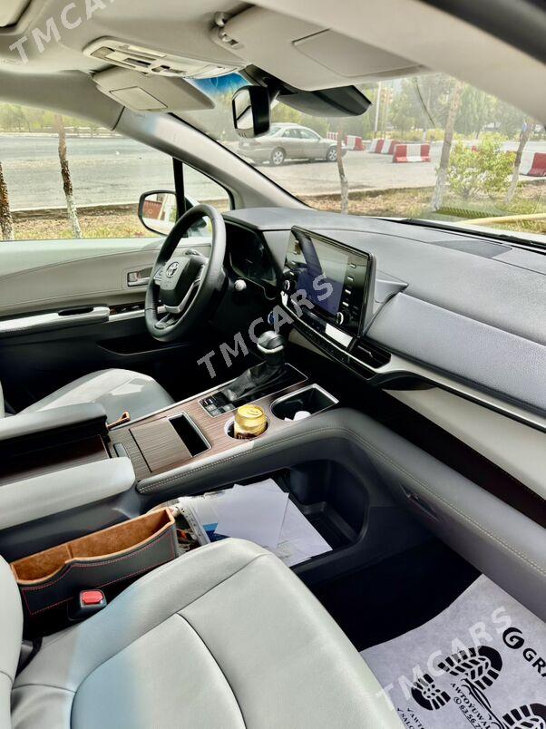 Toyota Sienna 2021 - 590 000 TMT - Мары - img 7
