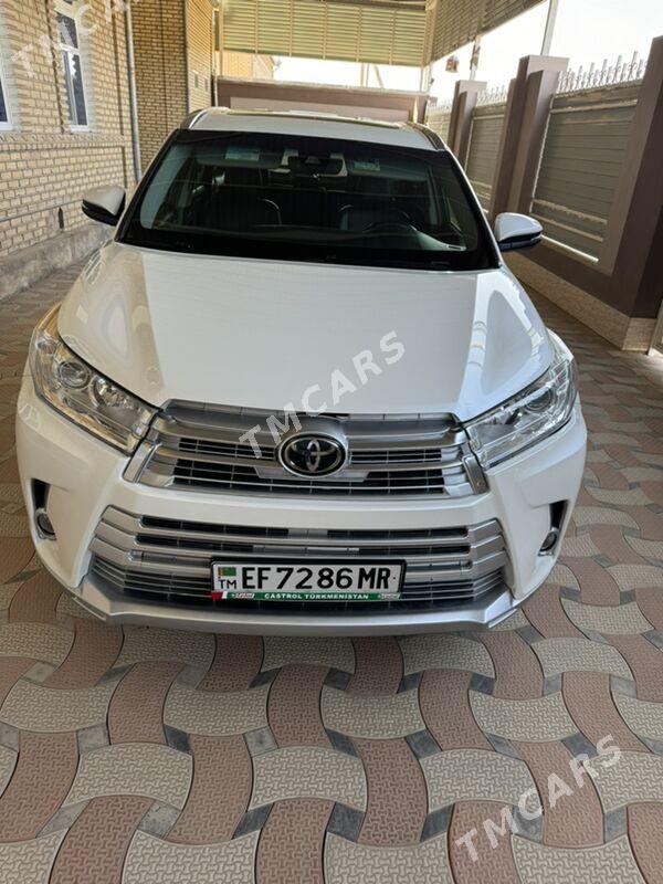 Toyota Highlander 2019 - 458 000 TMT - Векильбазар - img 3