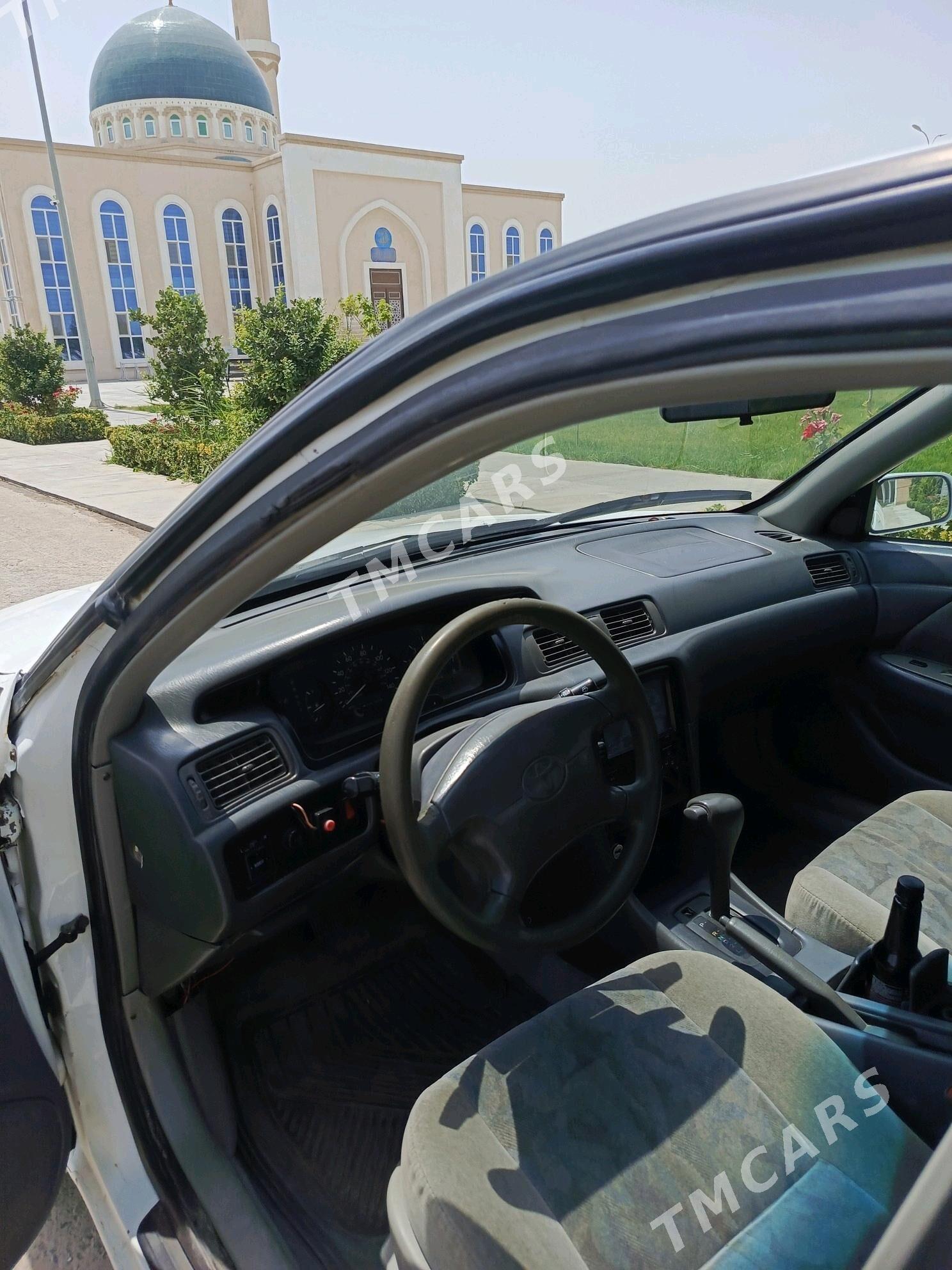 Toyota Camry 2000 - 90 000 TMT - Байрамали - img 7