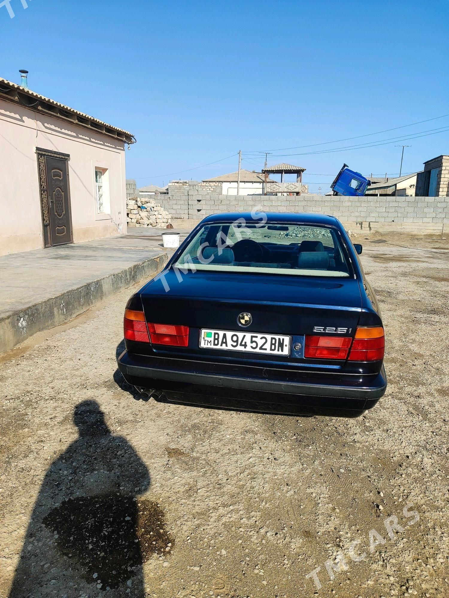 BMW 525 1994 - 50 000 TMT - Гумдаг - img 2