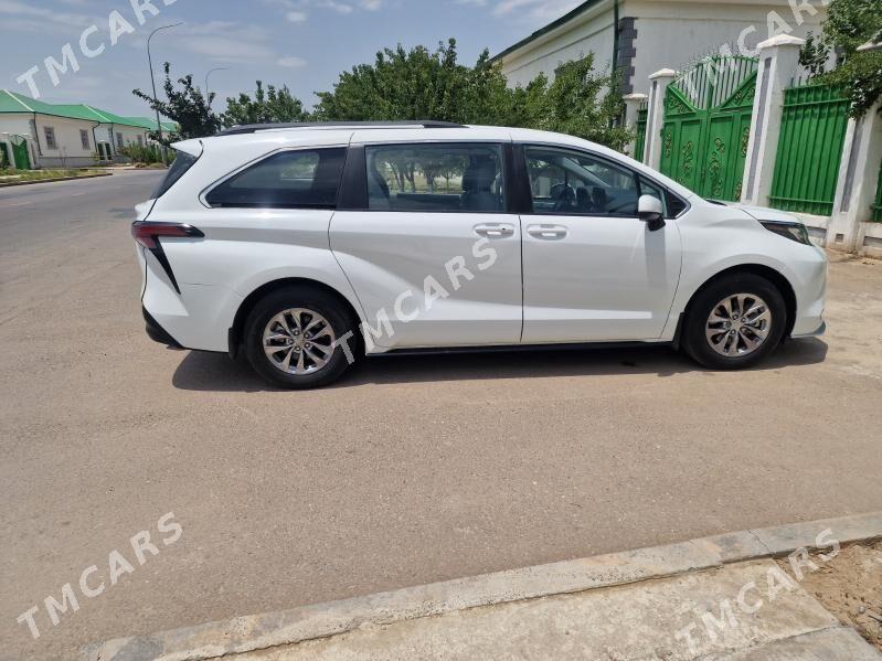 Toyota Sienna 2022 - 400 000 TMT - Ашхабад - img 2