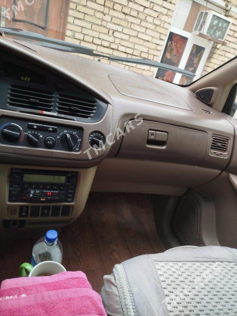 Toyota Sienna 2002 - 180 000 TMT - Kaka - img 2