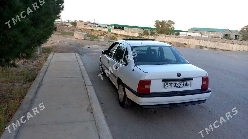 Opel Vectra 1992 - 28 000 TMT - Sarahs - img 5