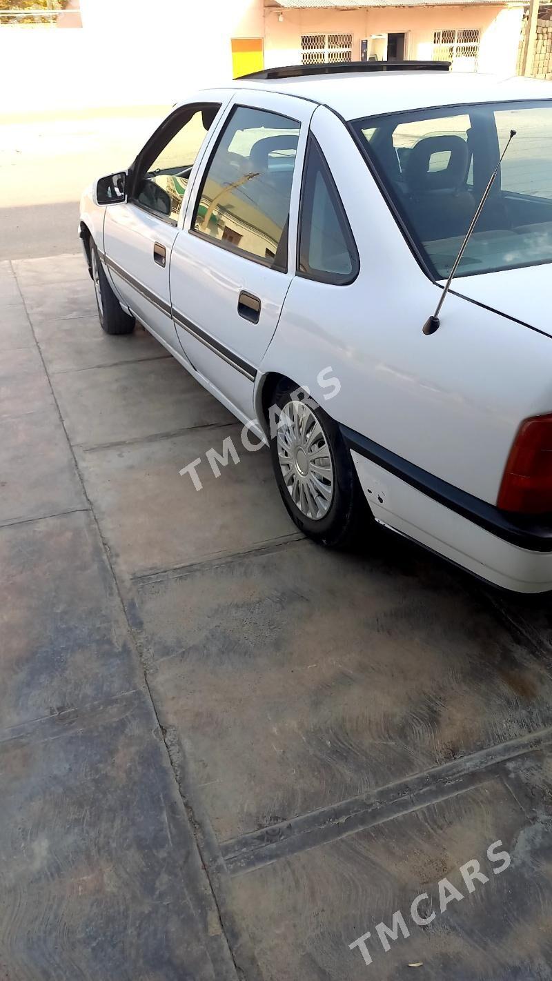 Opel Vectra 1992 - 28 000 TMT - Sarahs - img 2