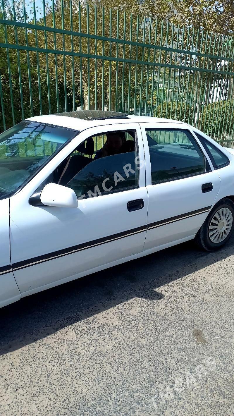 Opel Vectra 1992 - 28 000 TMT - Sarahs - img 6