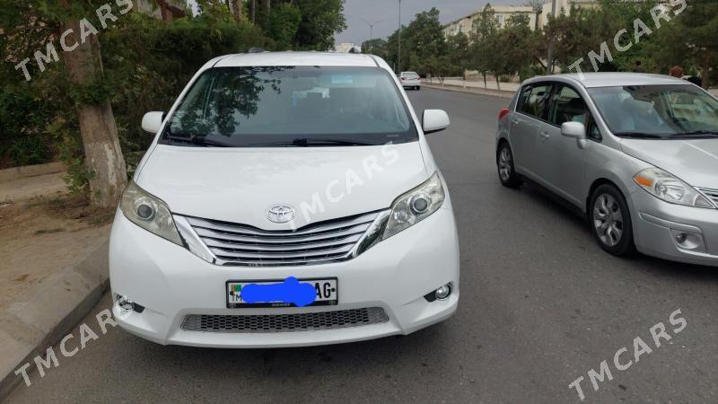 Toyota Sienna 2016 - 325 000 TMT - Мир 2 - img 7