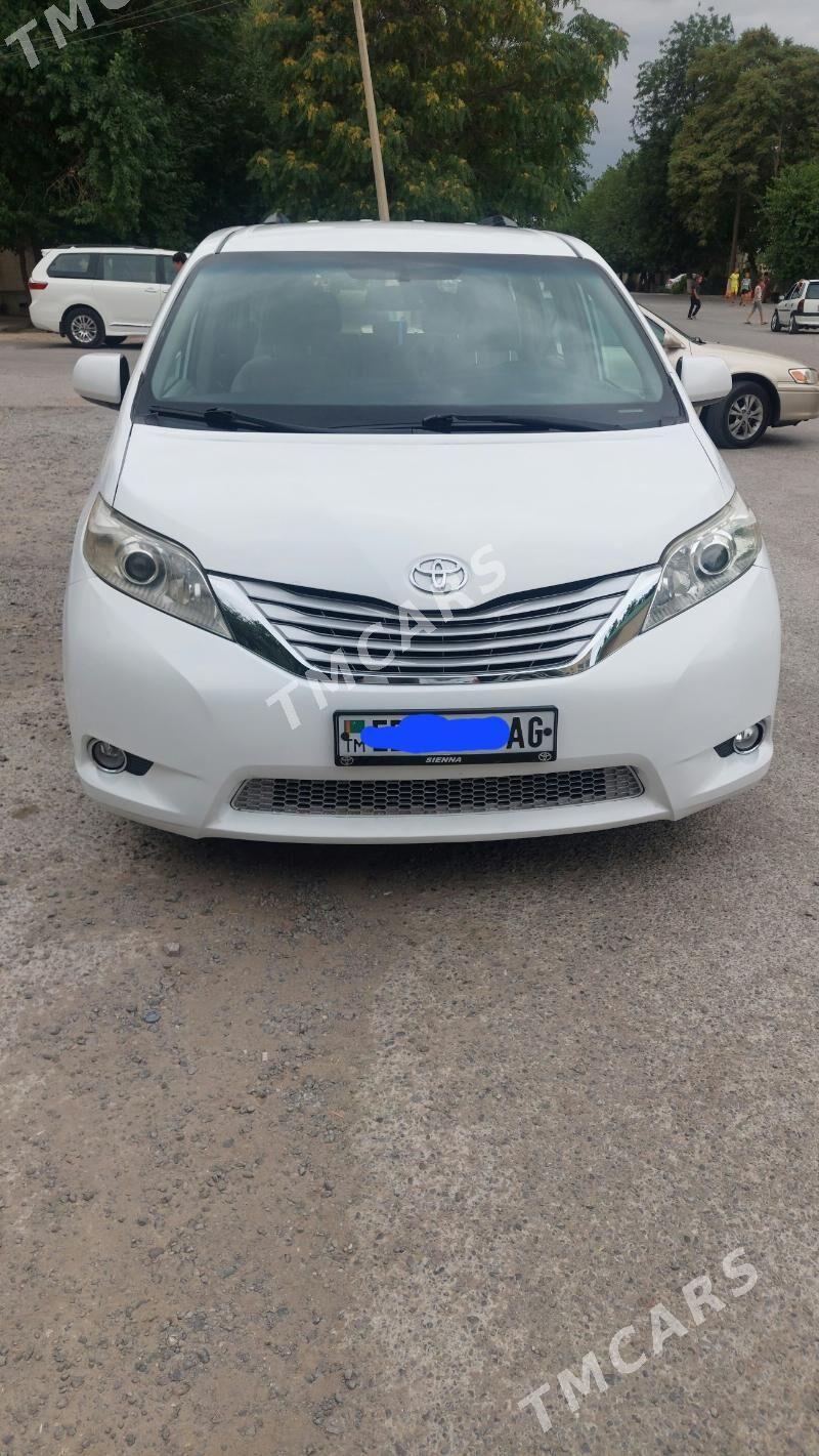Toyota Sienna 2016 - 325 000 TMT - Мир 2 - img 8