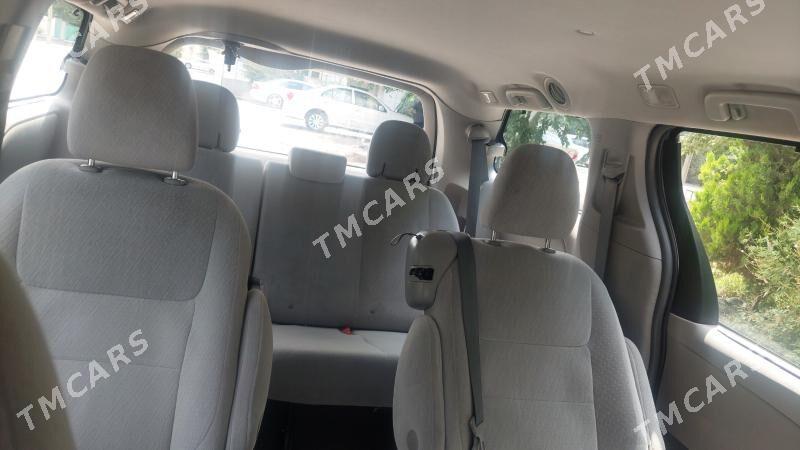Toyota Sienna 2016 - 325 000 TMT - Мир 2 - img 2
