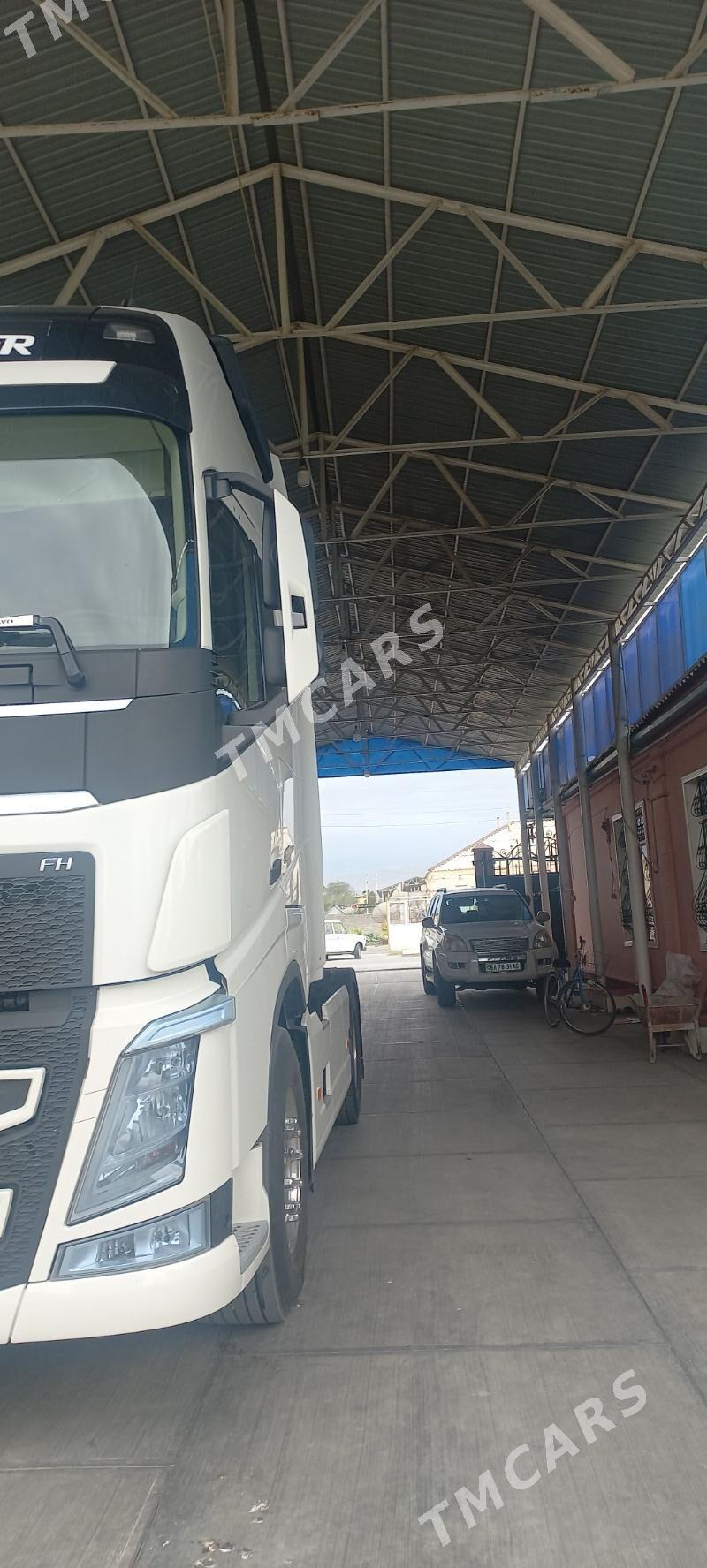 Volvo EURO 4 2018 - 1 300 000 TMT - Büzmeýin - img 7