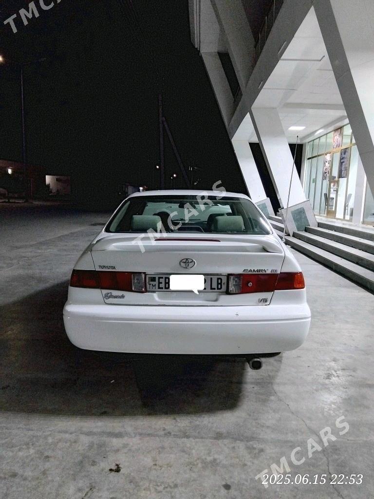 Toyota Camry 2000 - 120 000 TMT - Dänew - img 2