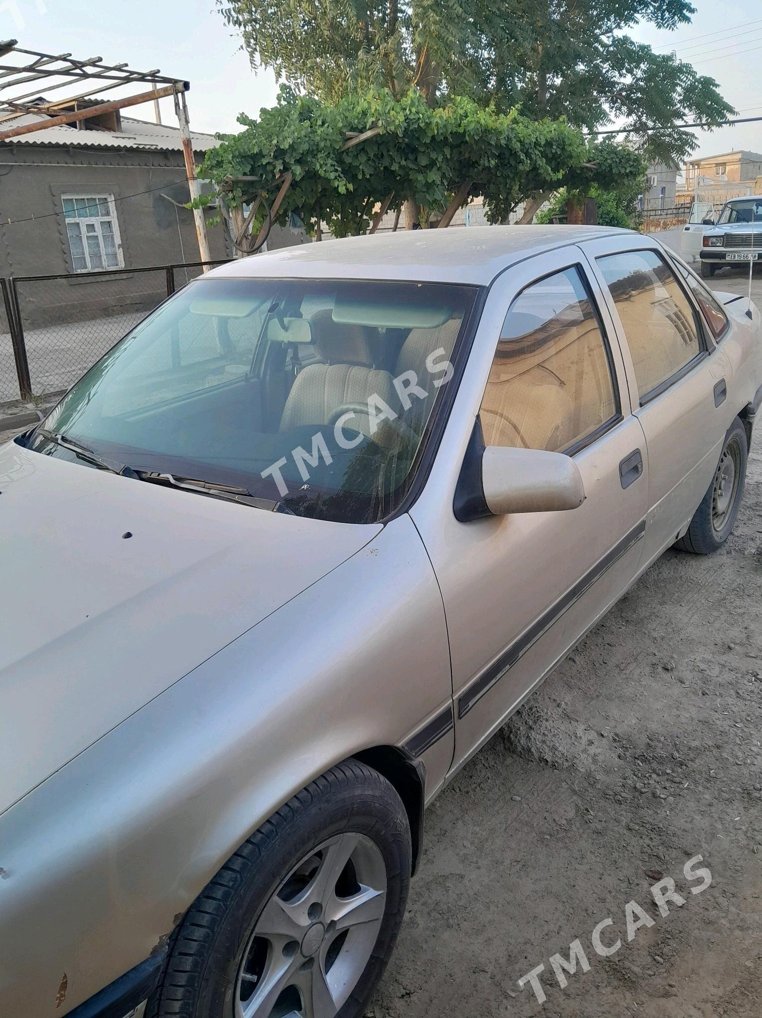Opel Vectra 1991 - 22 000 TMT - Теджен - img 2