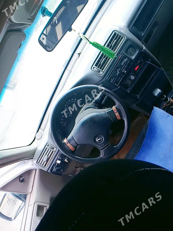 Opel Vectra 1992 - 27 000 TMT - Gurbansoltan Eje - img 2