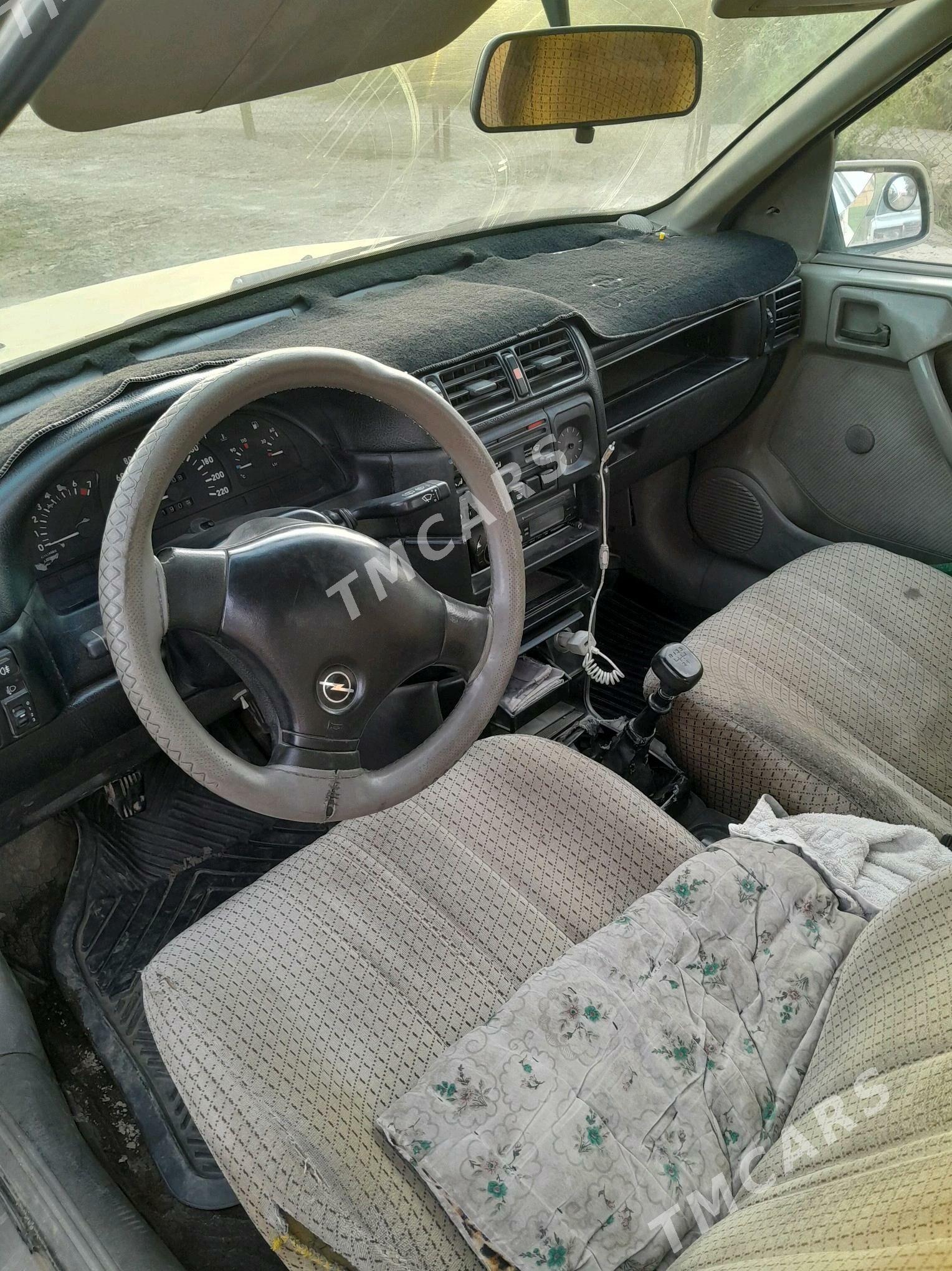 Opel Vectra 1991 - 22 000 TMT - Теджен - img 5