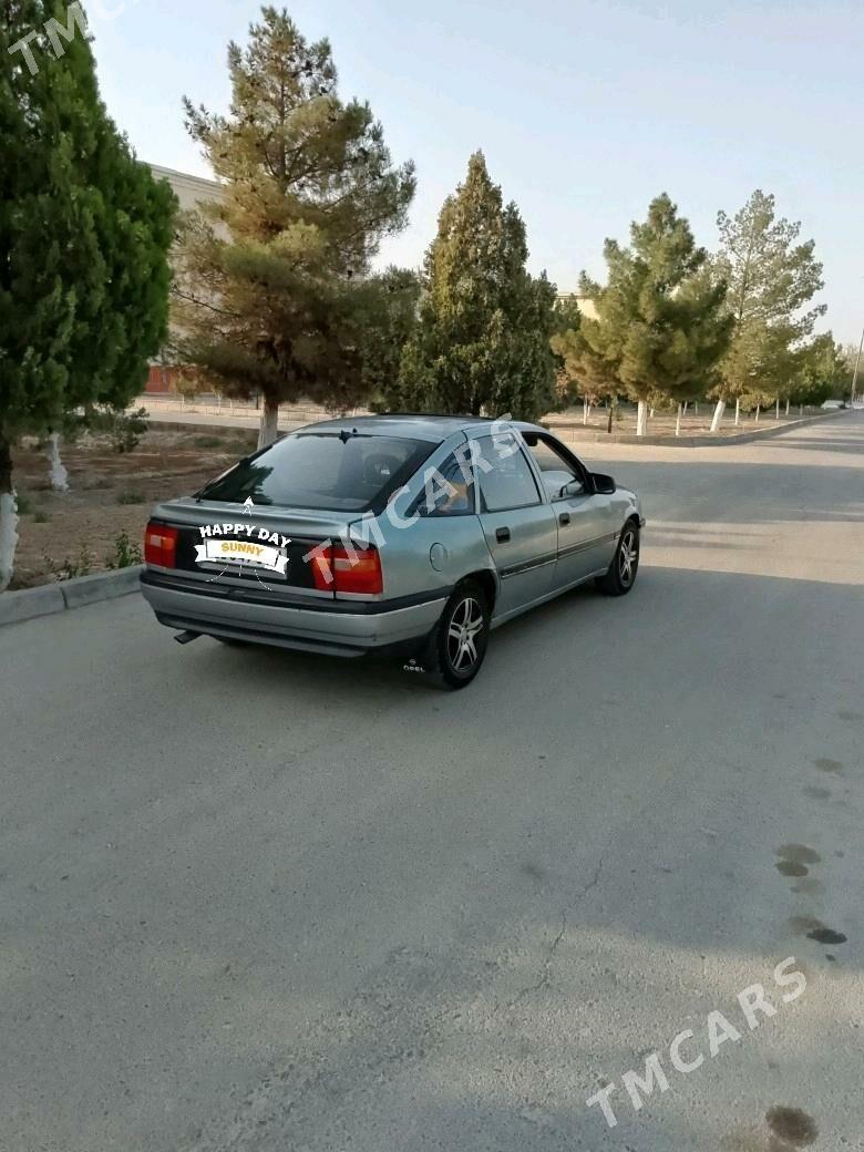 Opel Vectra 1992 - 21 000 TMT - Бахарден - img 2