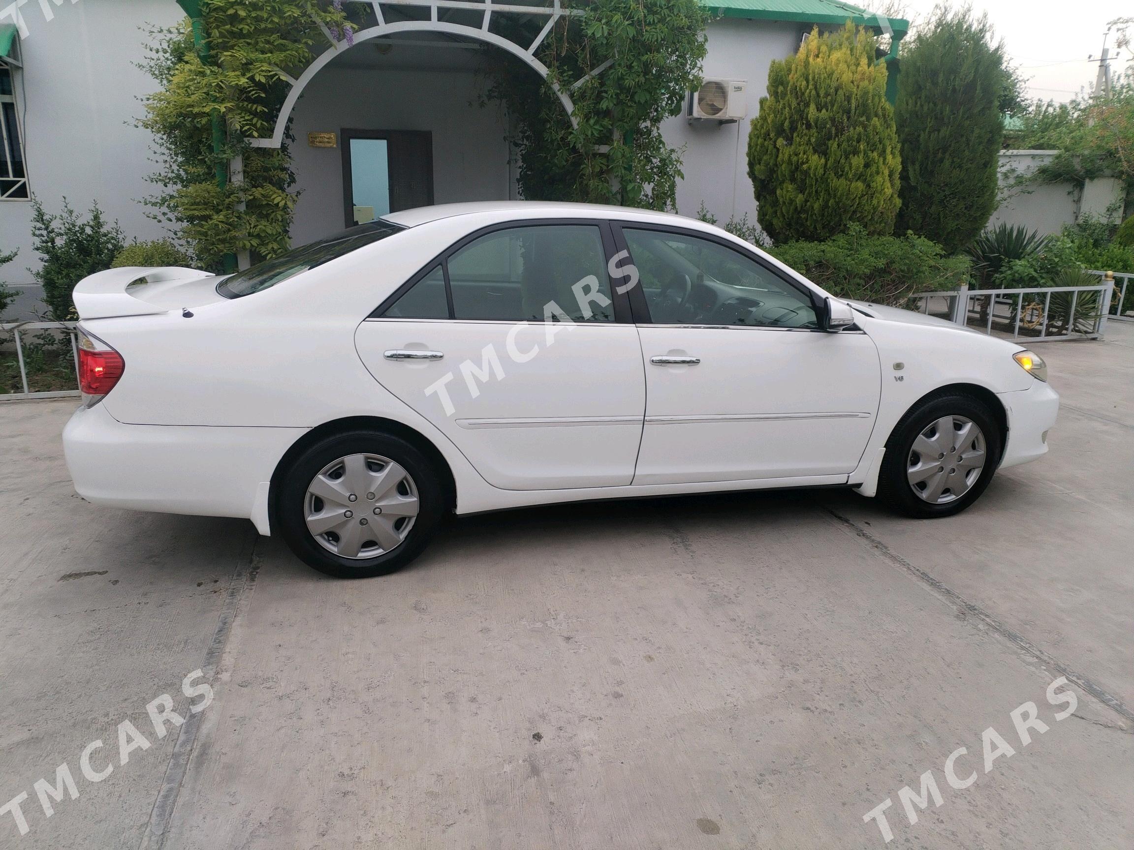 Toyota Camry 2005 - 160 000 TMT - Ак-Бугдайский этрап - img 4