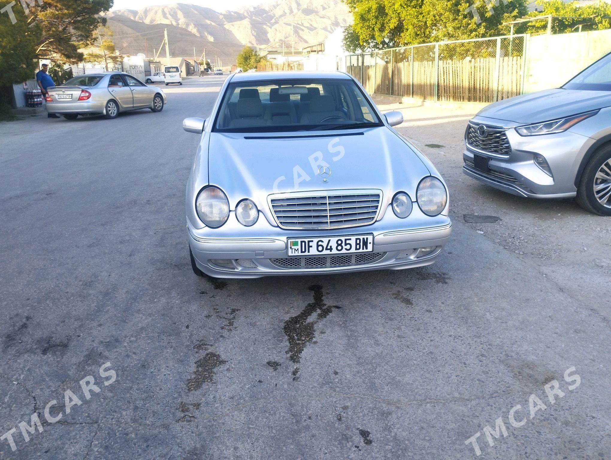 Mercedes-Benz E320 2001 - 130 000 TMT - Балканабат - img 3