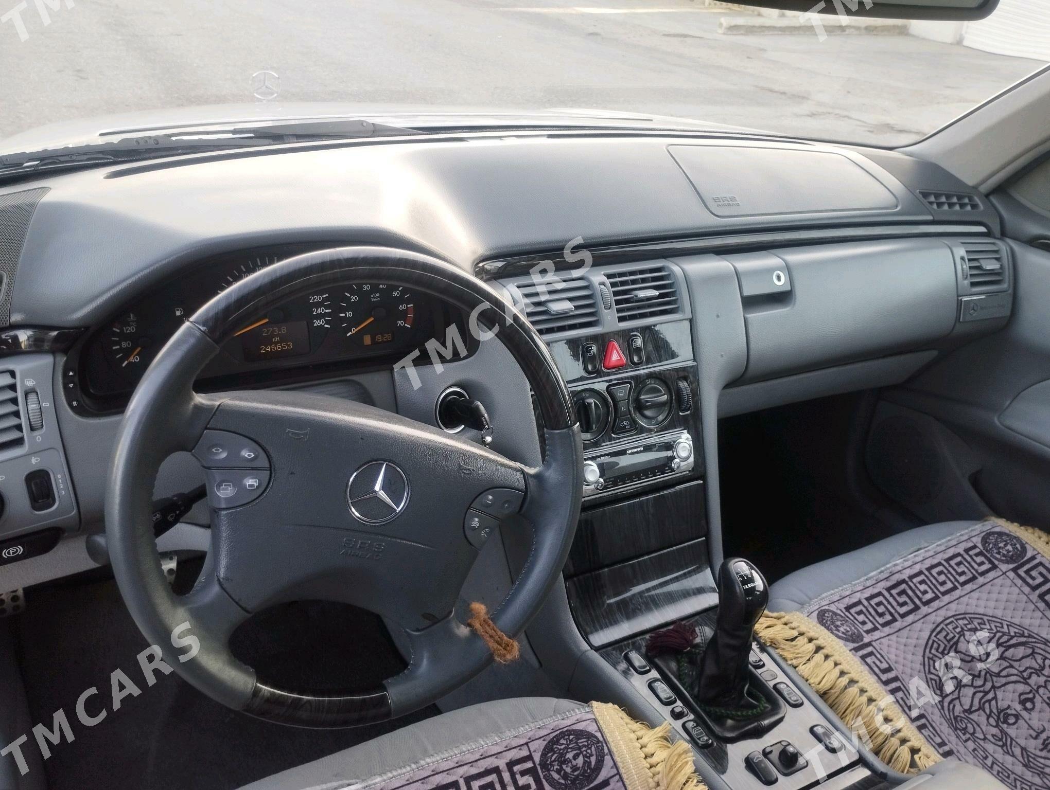 Mercedes-Benz E320 2001 - 130 000 TMT - Балканабат - img 4