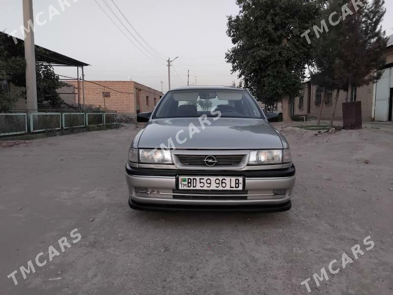 Opel Vectra 1992 - 45 000 TMT - Фарап - img 2