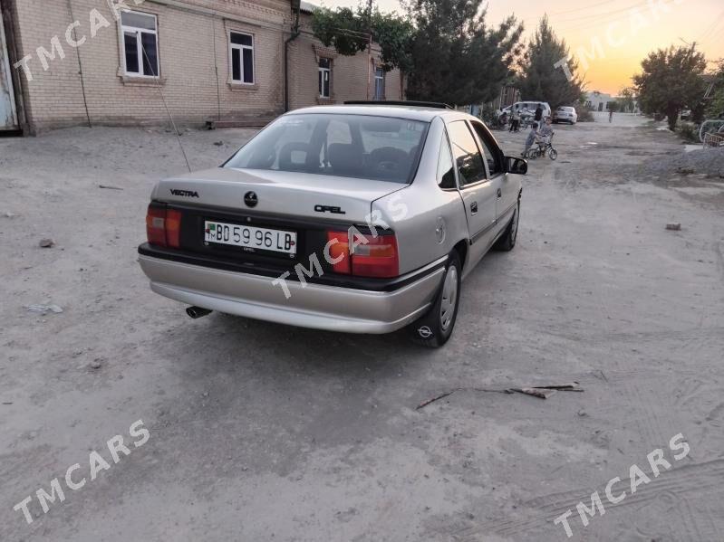 Opel Vectra 1992 - 45 000 TMT - Фарап - img 1