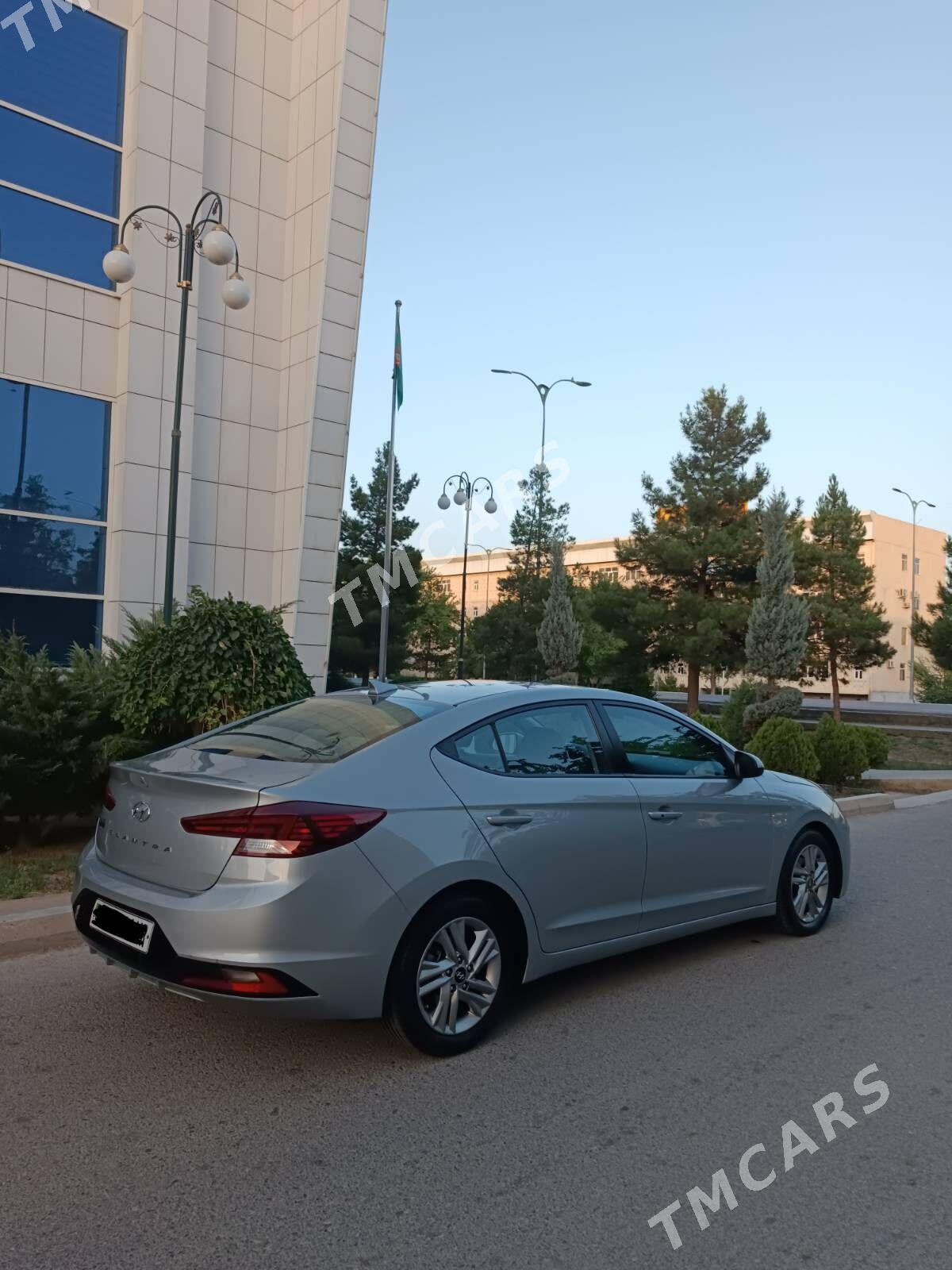 Hyundai Elantra 2019 - 210 000 TMT - Mary - img 5