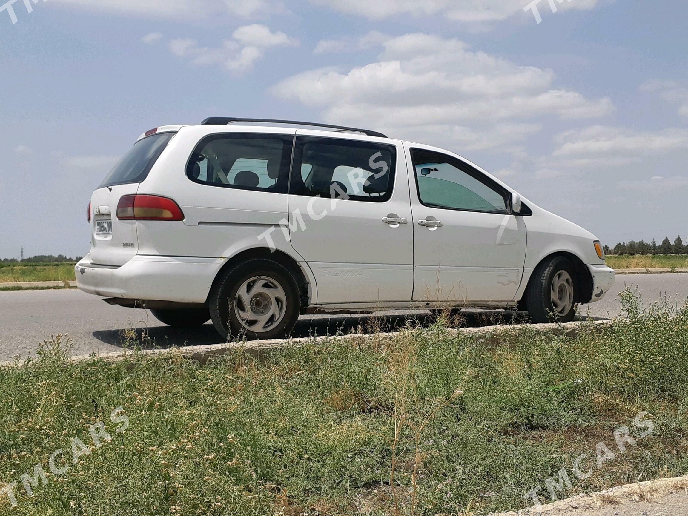 Toyota Sienna 2001 - 116 000 TMT - Мары - img 2