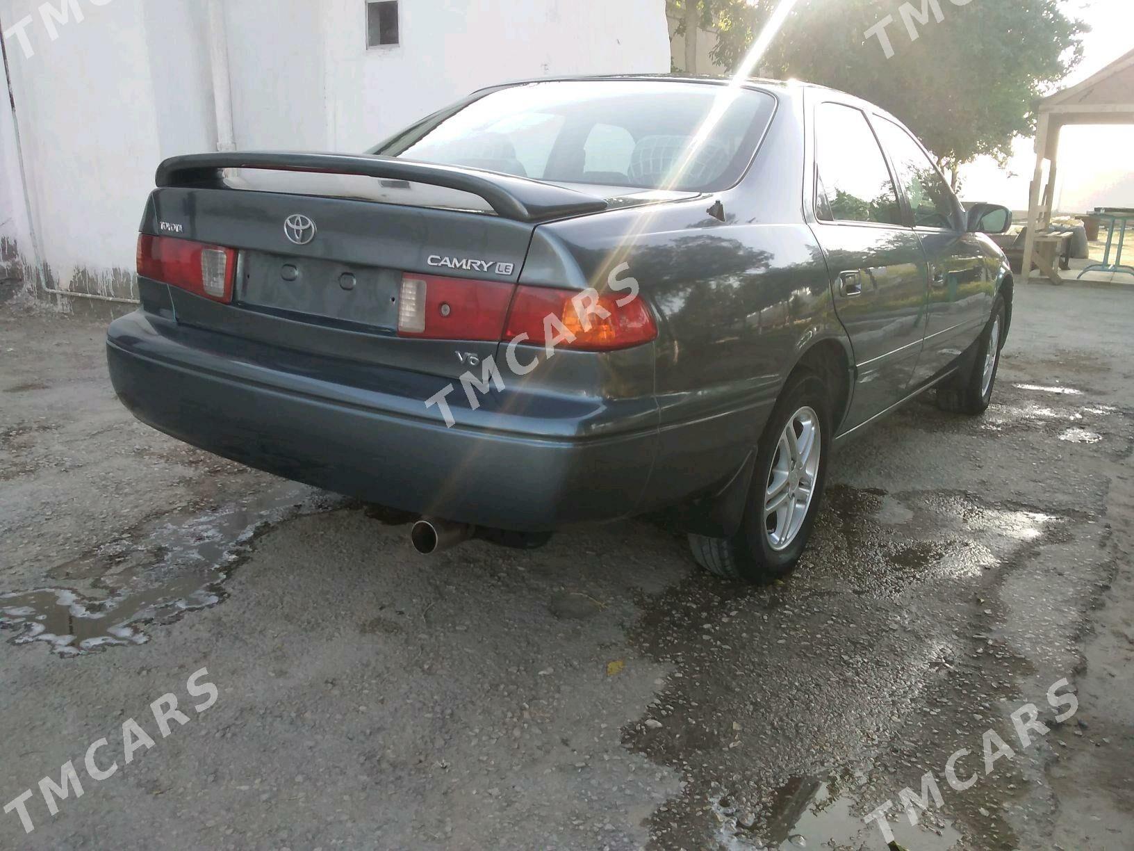 Toyota Camry 2000 - 140 000 TMT - Балканабат - img 3