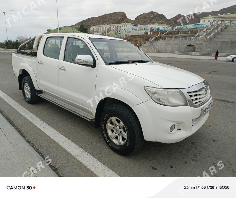 Toyota Hilux 2012 - 280 000 TMT - Туркменбаши - img 2