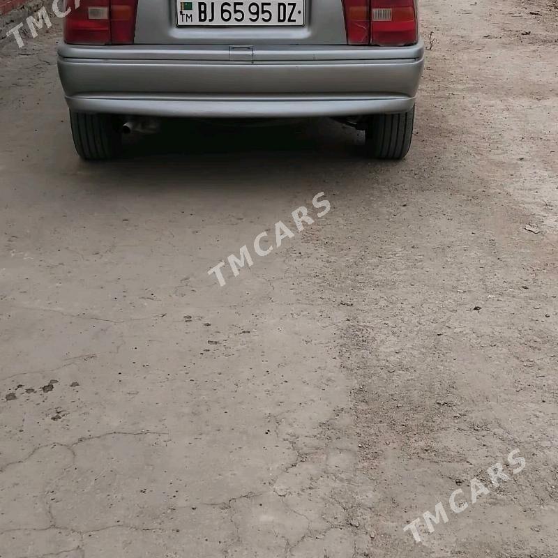 Opel Vectra 1993 - 36 000 TMT - Гурбансолтан Едже - img 2