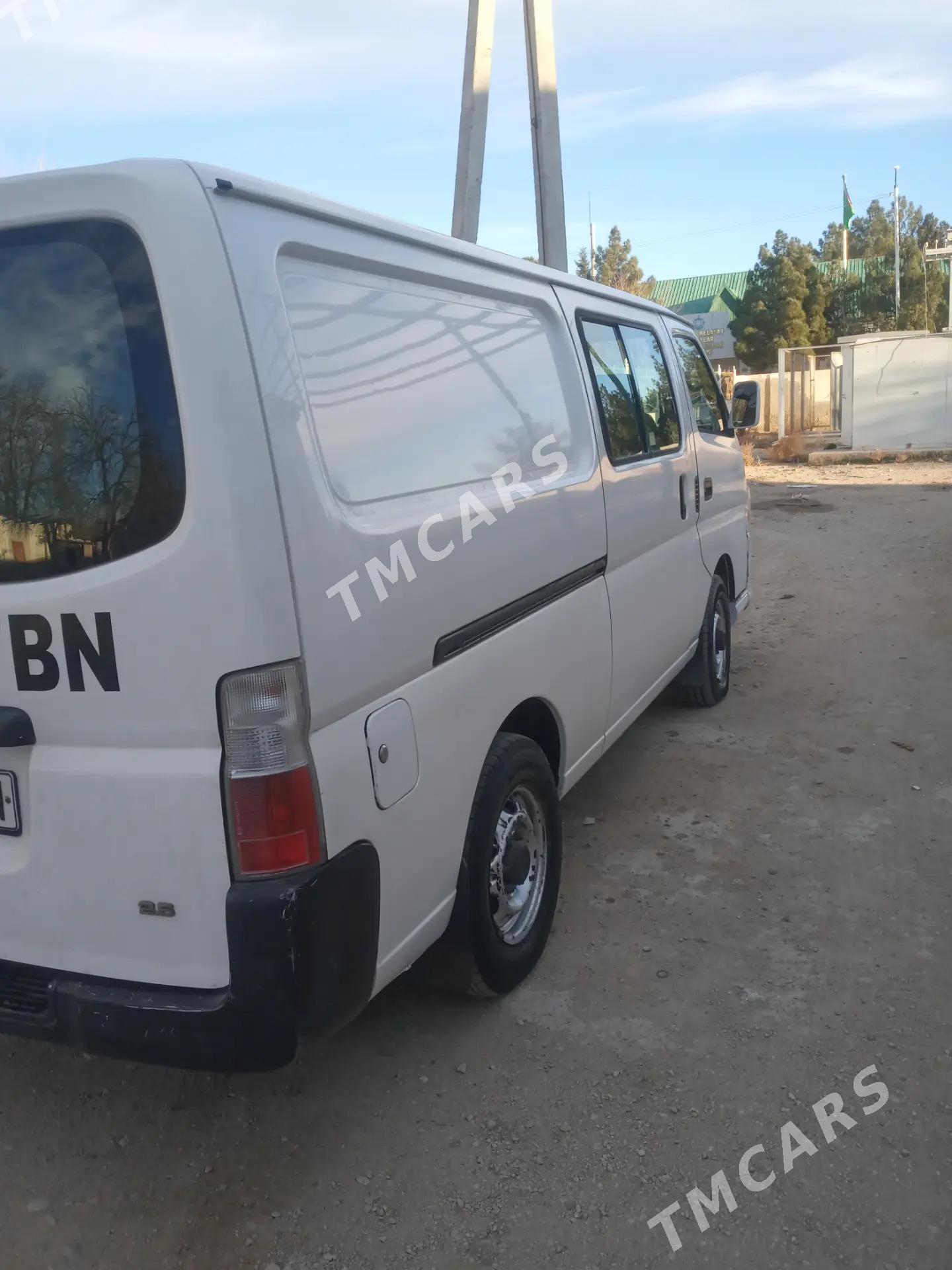 Nissan Urvan 2010 - 147 000 TMT - Балканабат - img 7