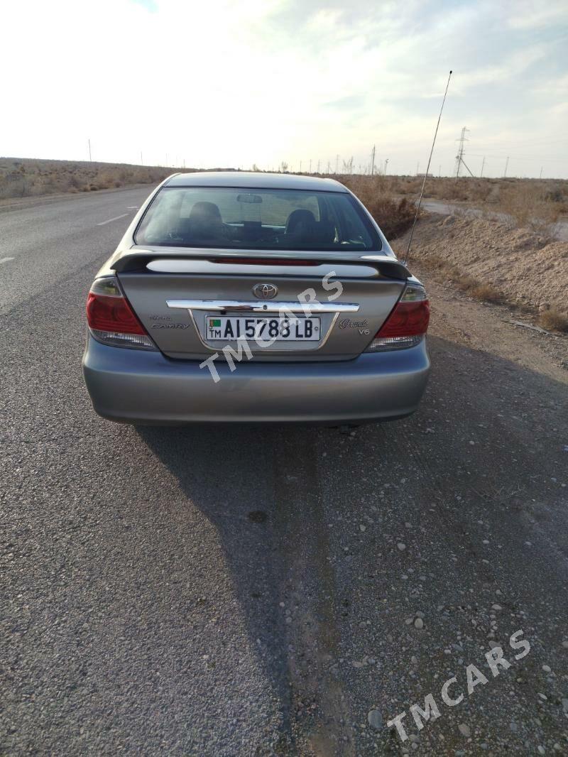 Toyota Camry 2005 - 200 000 TMT - Фарап - img 5