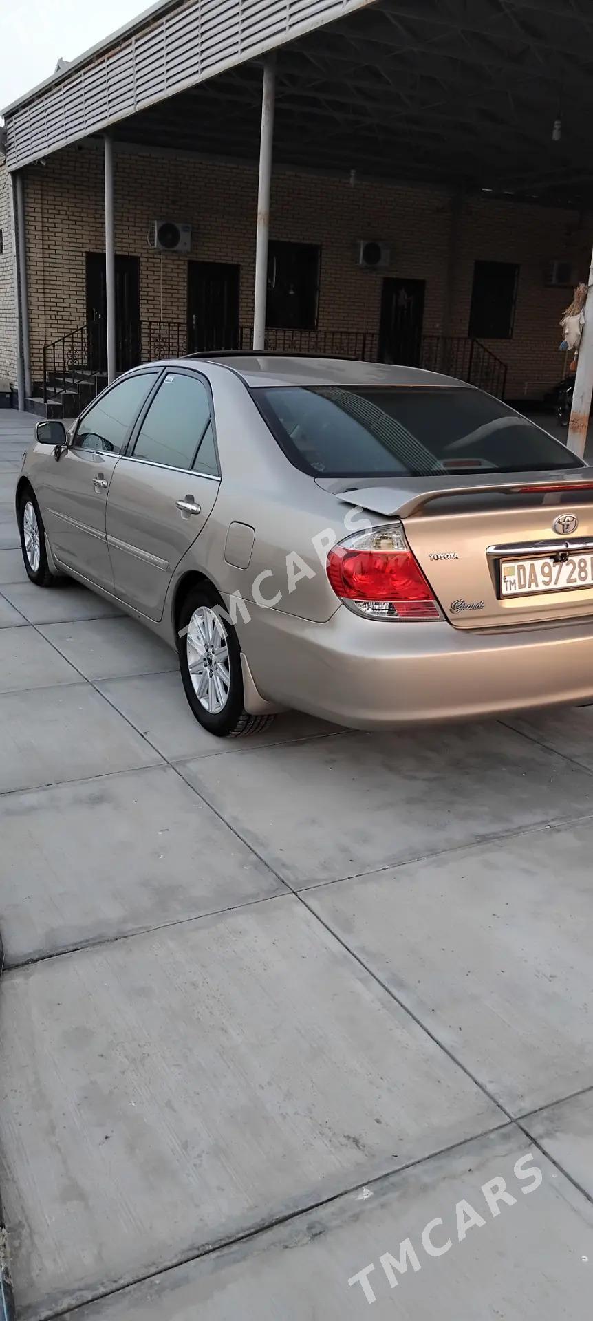 Toyota Camry 2004 - 235 200 TMT - Ёлётен - img 4