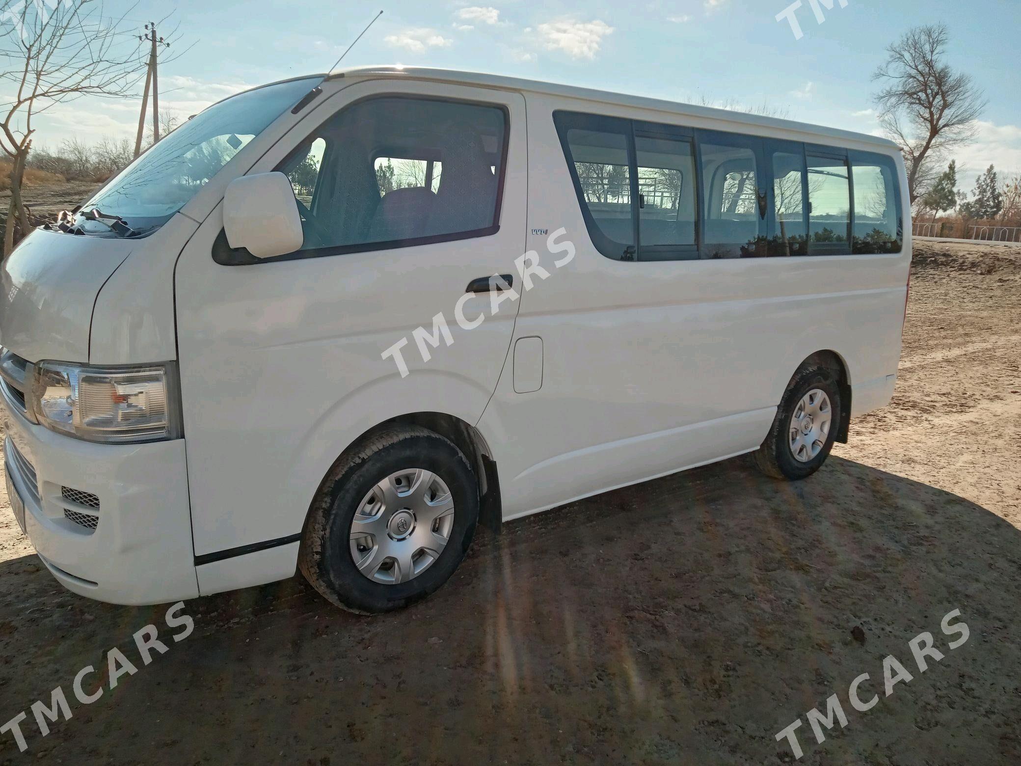 Toyota Hiace 2006 - 220 000 TMT - Каракумский этрап - img 2
