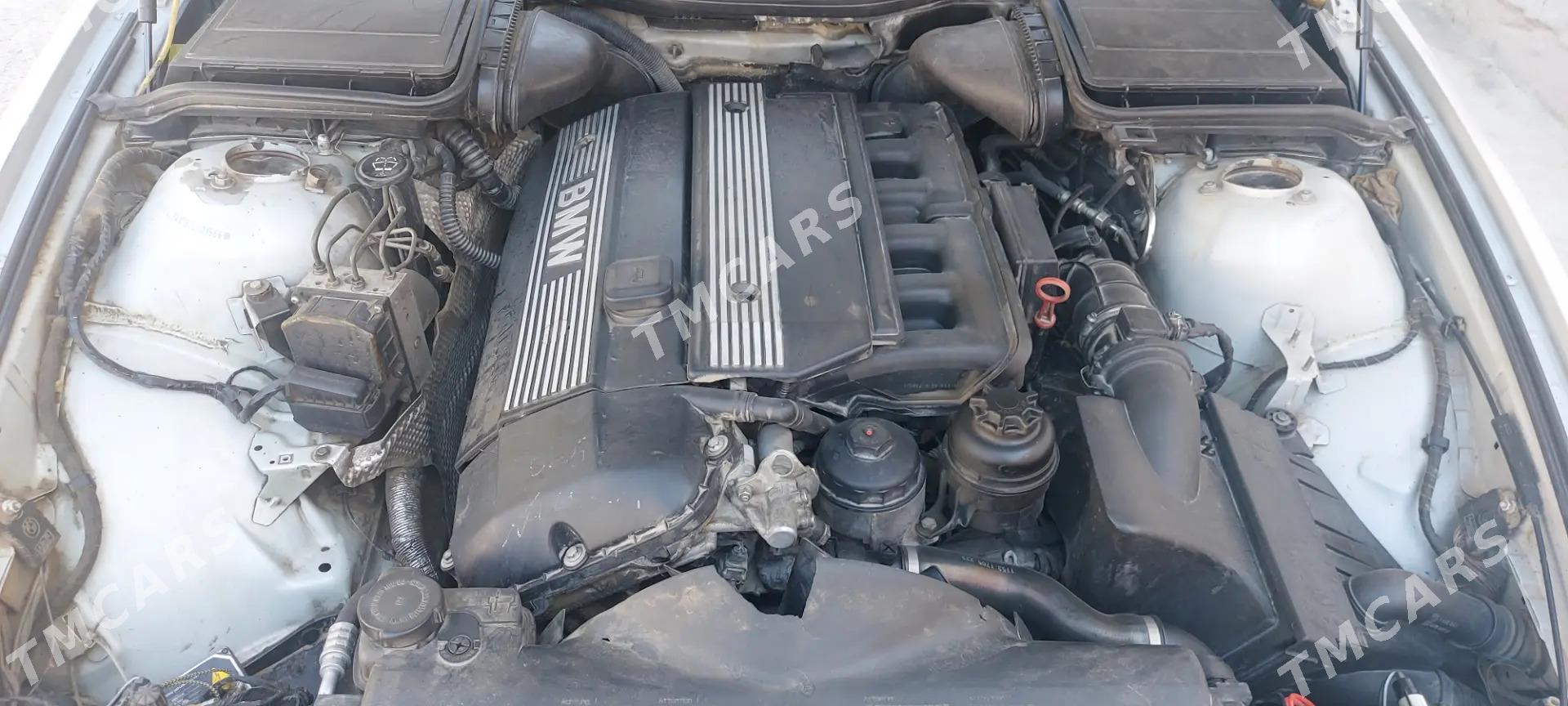 BMW E39 2002 - 130 000 TMT - Aşgabat - img 2