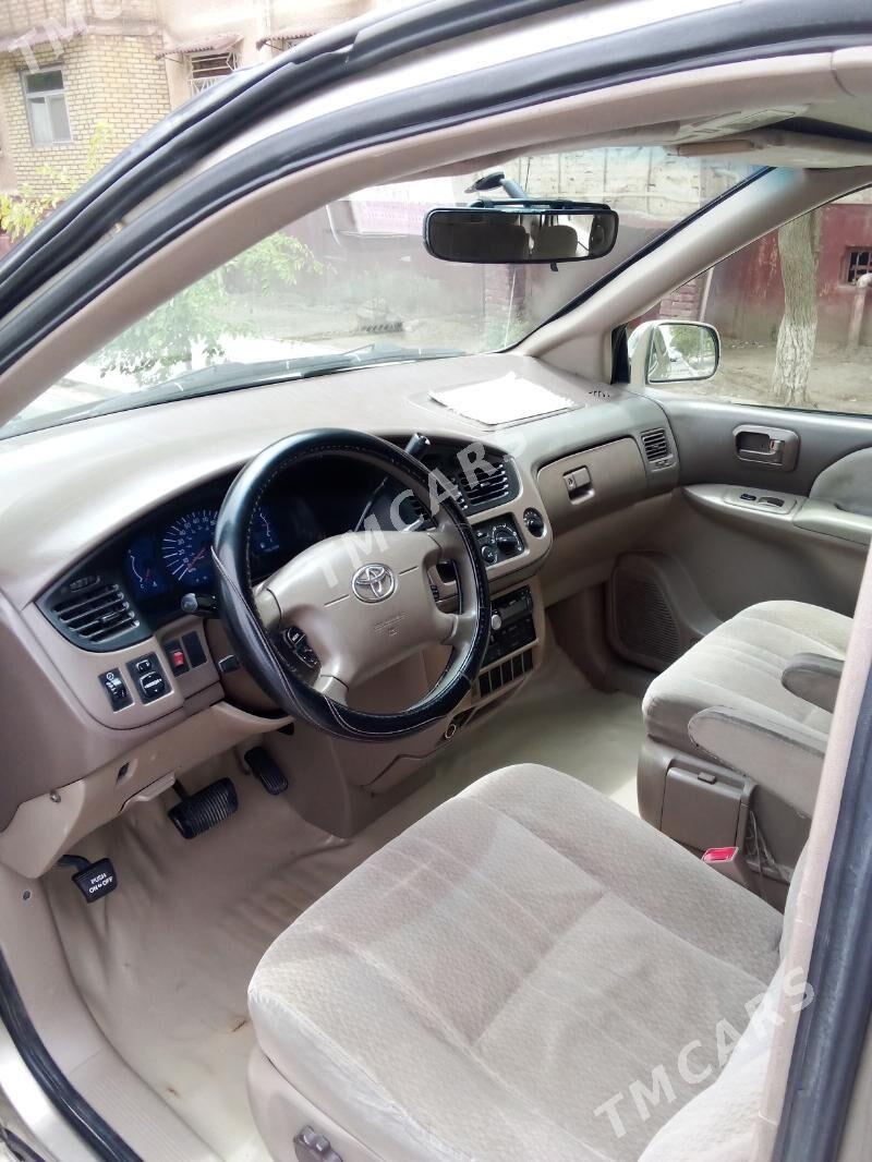 Toyota Sienna 2001 - 110 000 TMT - Мары - img 9