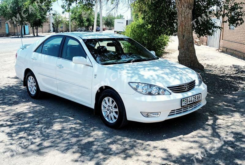 Toyota Camry 2005 - 175 000 TMT - Sarahs - img 4