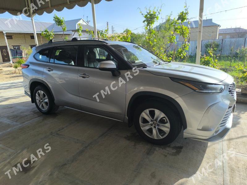 Toyota Highlander 2021 - 480 000 TMT - Мары - img 4