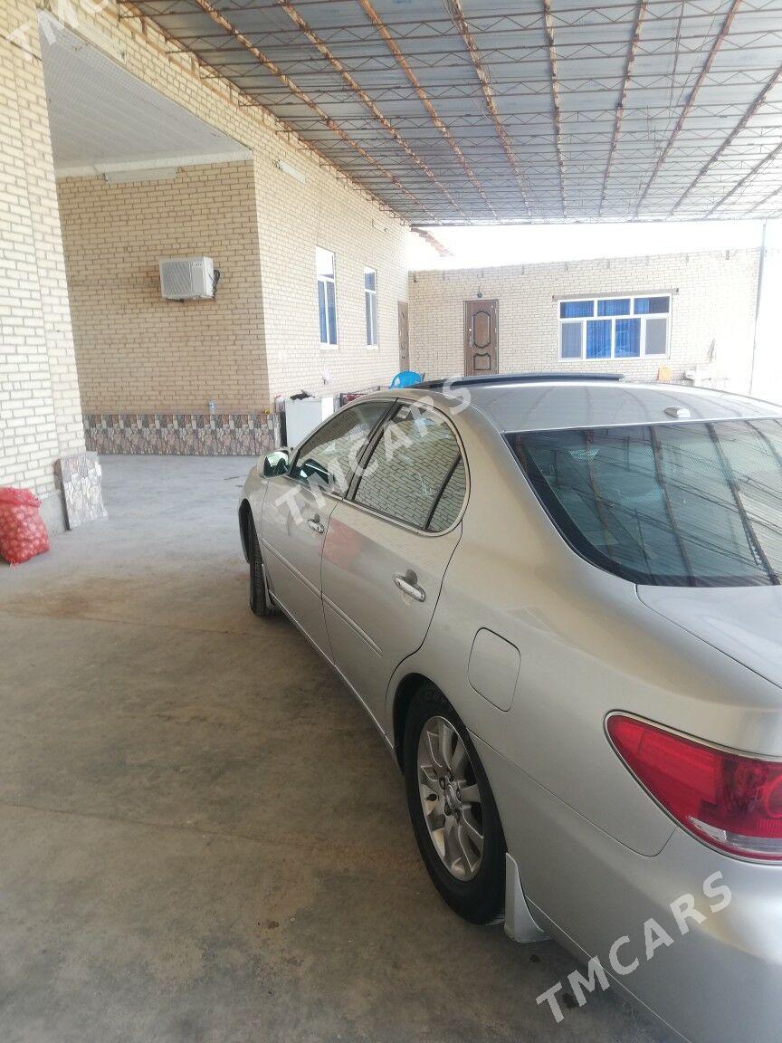 Lexus ES 330 2004 - 180 000 TMT - Дянев - img 4