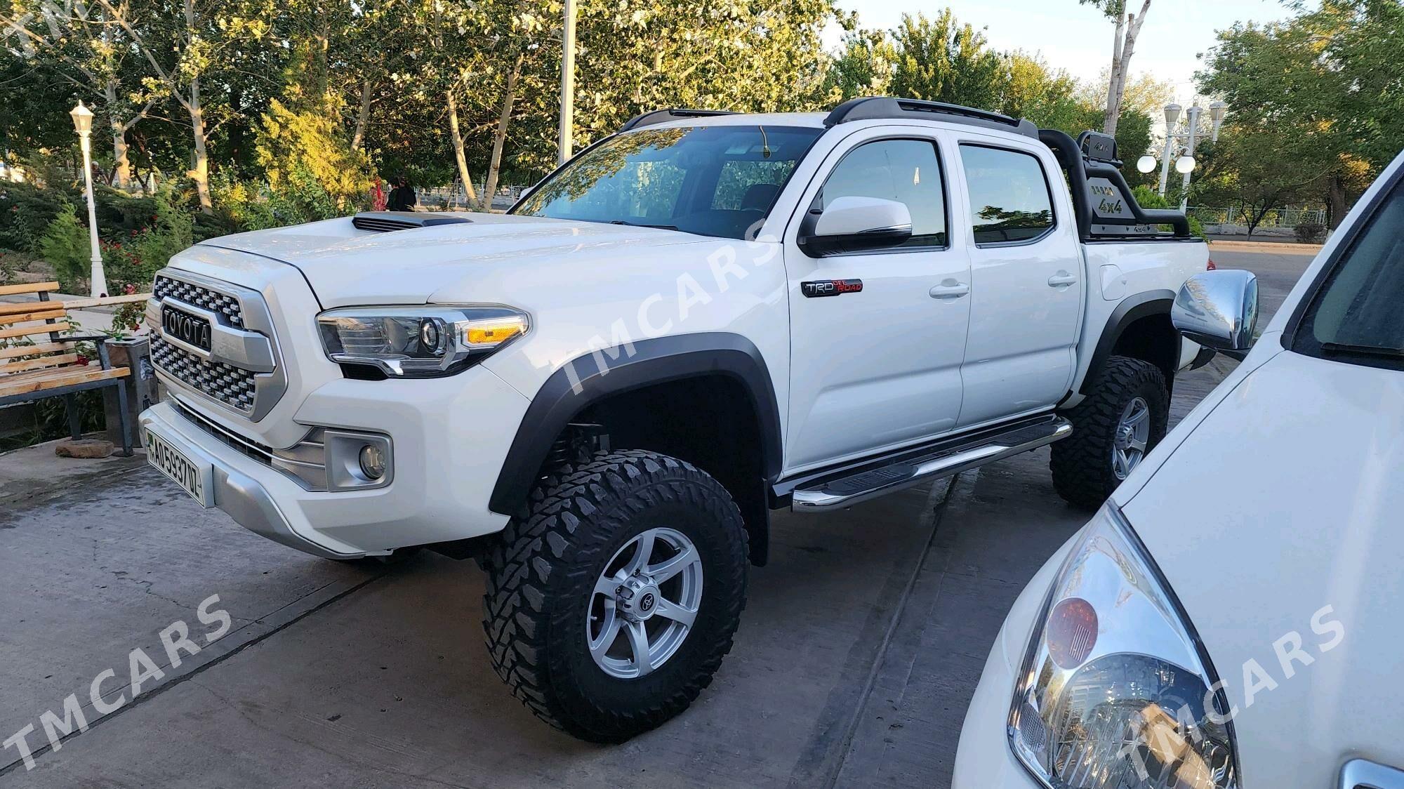 Toyota Tacoma 2018 - 440 000 TMT - Daşoguz - img 5