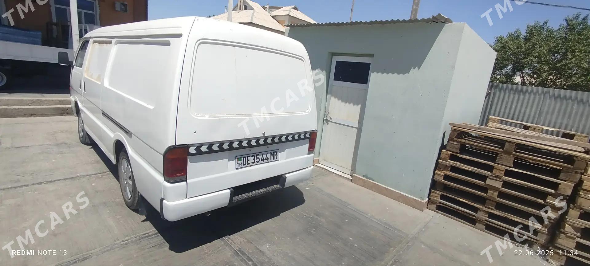 Toyota Hiace 1995 - 60 000 TMT - Мары - img 3
