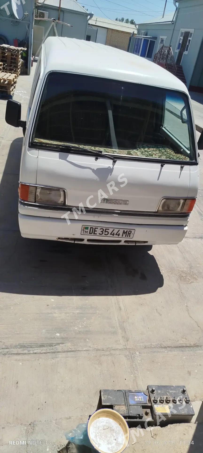 Toyota Hiace 1995 - 60 000 TMT - Мары - img 2