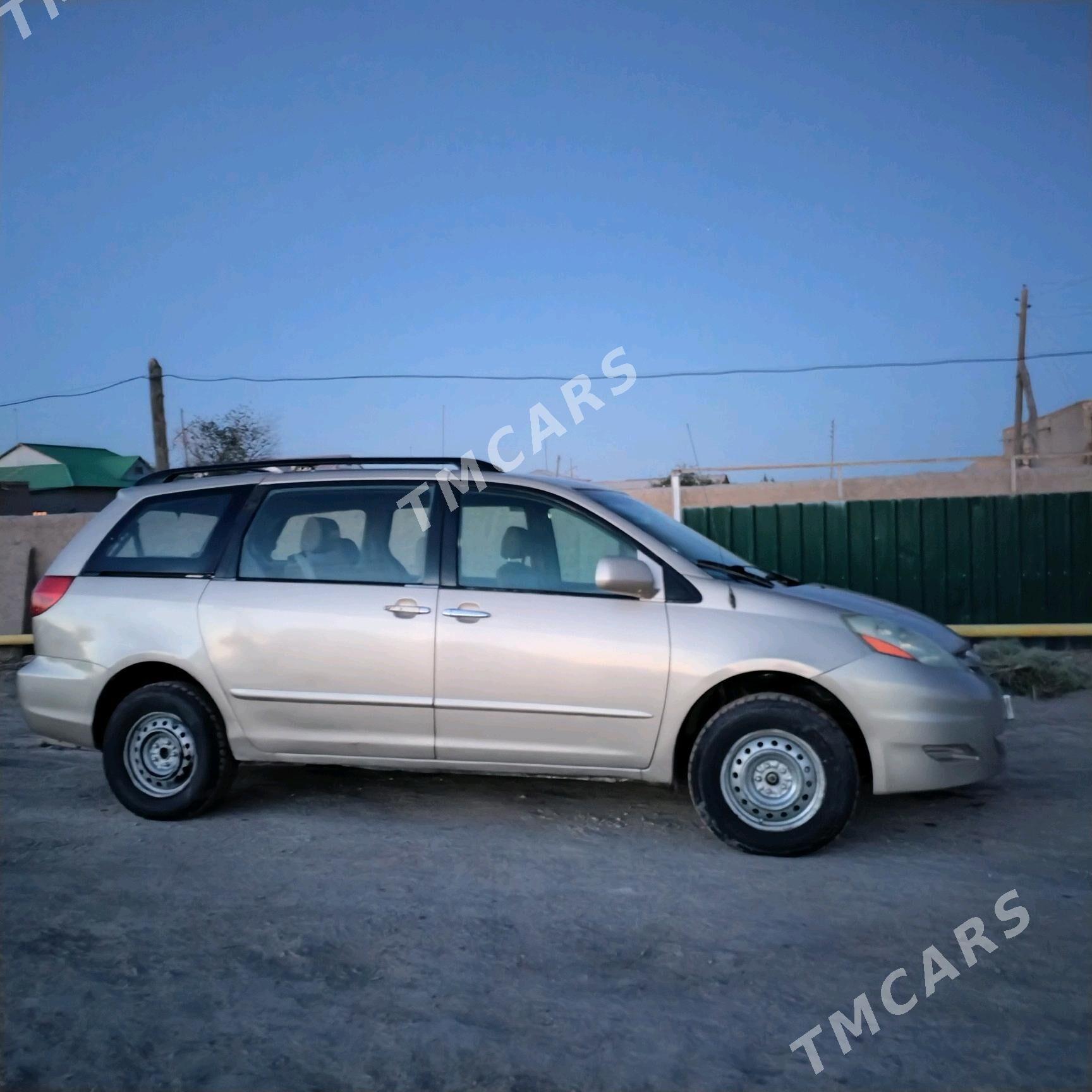 Toyota Sienna 2006 - 190 000 TMT - Türkmenbaşy etr. - img 2