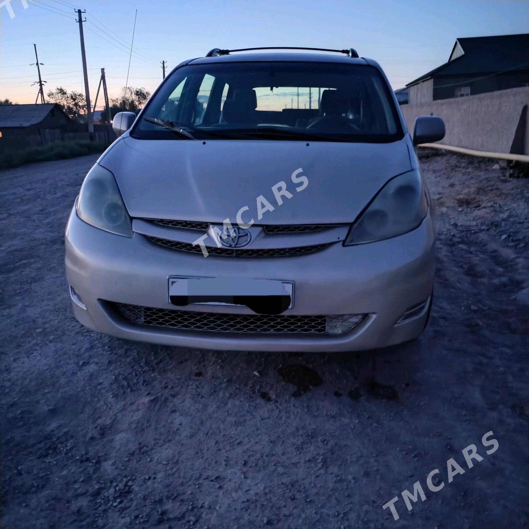 Toyota Sienna 2006 - 190 000 TMT - Türkmenbaşy etr. - img 3