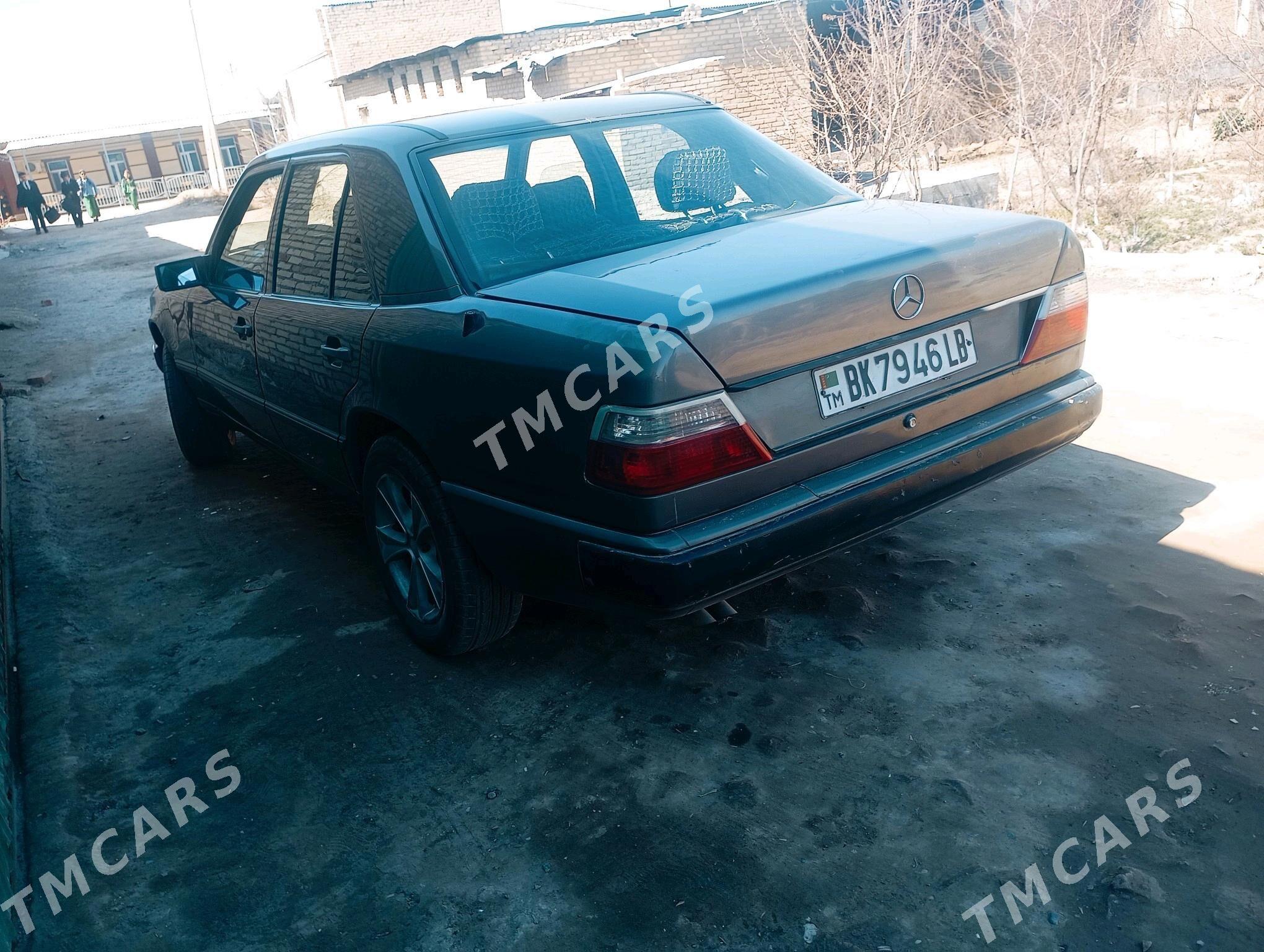 Mercedes-Benz 230E 1990 - 45 000 TMT - Чарджоу - img 2